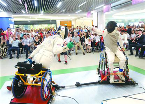 中俄輪椅擊劍賽走進(jìn)社區(qū)
