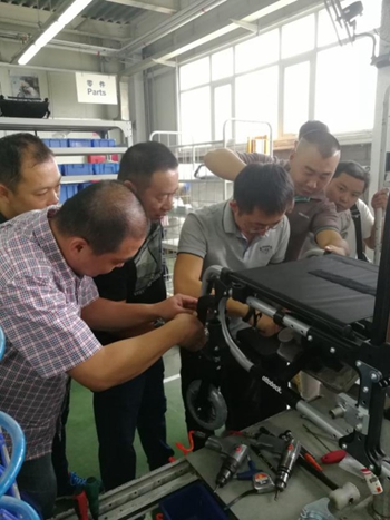 圖為學(xué)員實操演練 圖為學(xué)員實操演練