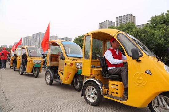 自強(qiáng)喊潮隊(duì)在巡邏。