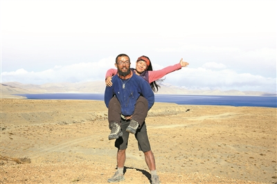 藍(lán)天在好友丁丁的幫助下去了岡仁波齊