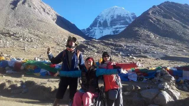 藍天與朋友一起去轉山