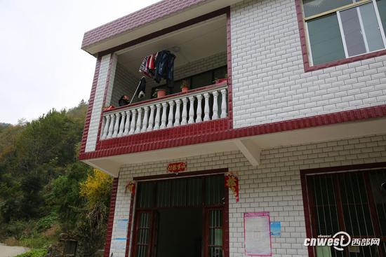 85后殘疾女用獨指彈出生活強音