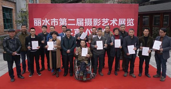 張志忠:輪椅上的攝影夢