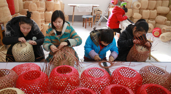 山西芮城：殘疾人用竹藝編出輝煌人生