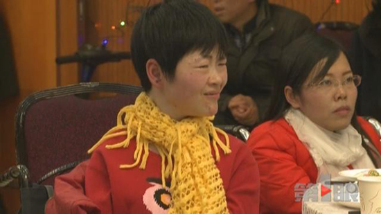 重慶腦癱患者寫詩(shī)17載 43歲創(chuàng)作百篇詩(shī)文