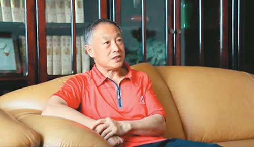 夏伯渝接受本報記者采訪。　　焦子越攝