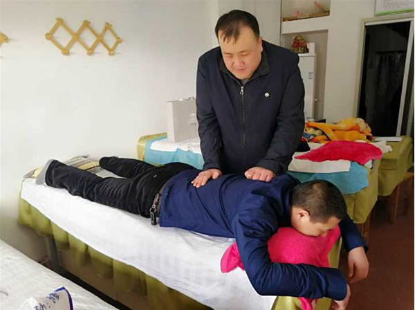 漯河盲人周小力 靠雙手致富救助鄉鄰